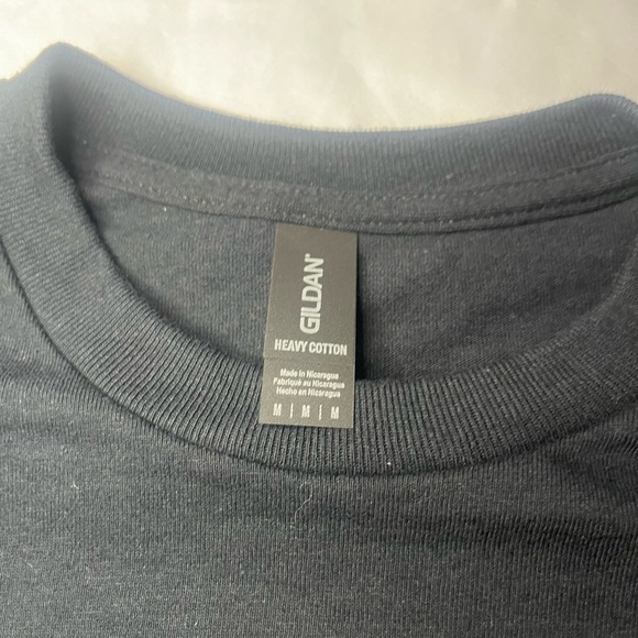 Gildan Black Tee with Playful Raccoon Design - Picture 5 of 7